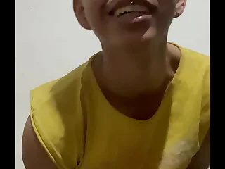 Niño trans con culo hermoso