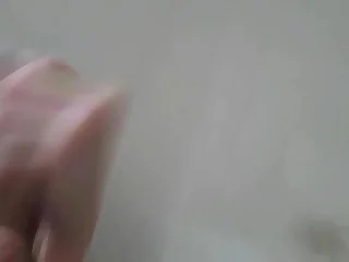 Novinho batendo uma punhetinha